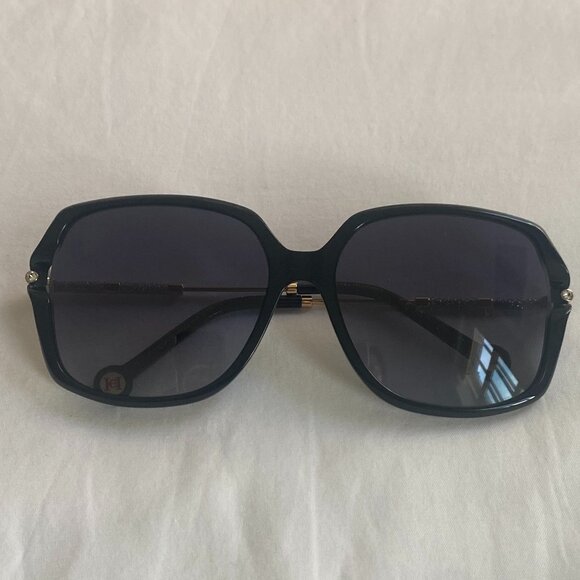 Carolina Herrera Black Sunglasses w/ Original Red Velvet Case - Picture 1 of 4
